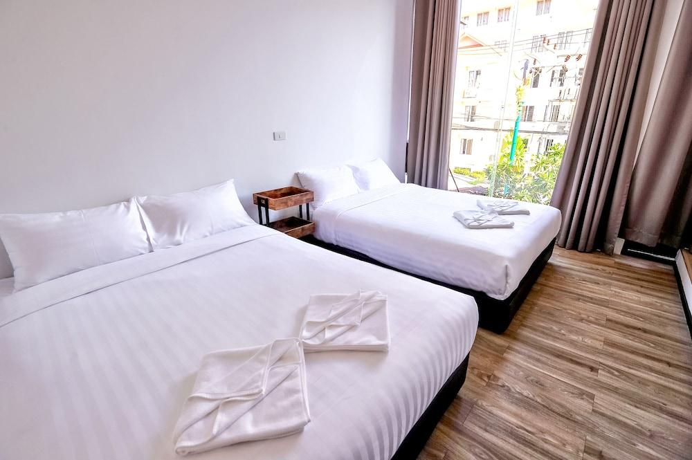 Glur Phuket Patong Beach Exterior foto