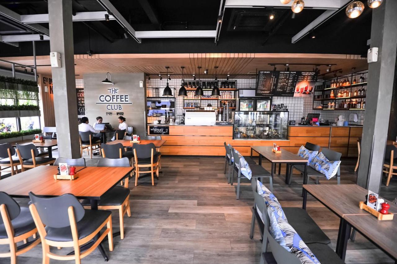 Glur Phuket Patong Beach Exterior foto